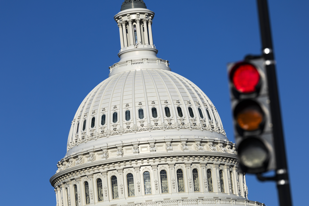 epa12020462 The US Capitol in Washington, DC, USA, 09 April 2025. Bipartisan groups of lawmakers in the House and Senate are introducing bills to restrict the Trump administration's ability to impose tariffs without Congressional involvement. EPA/SHAWN THEW