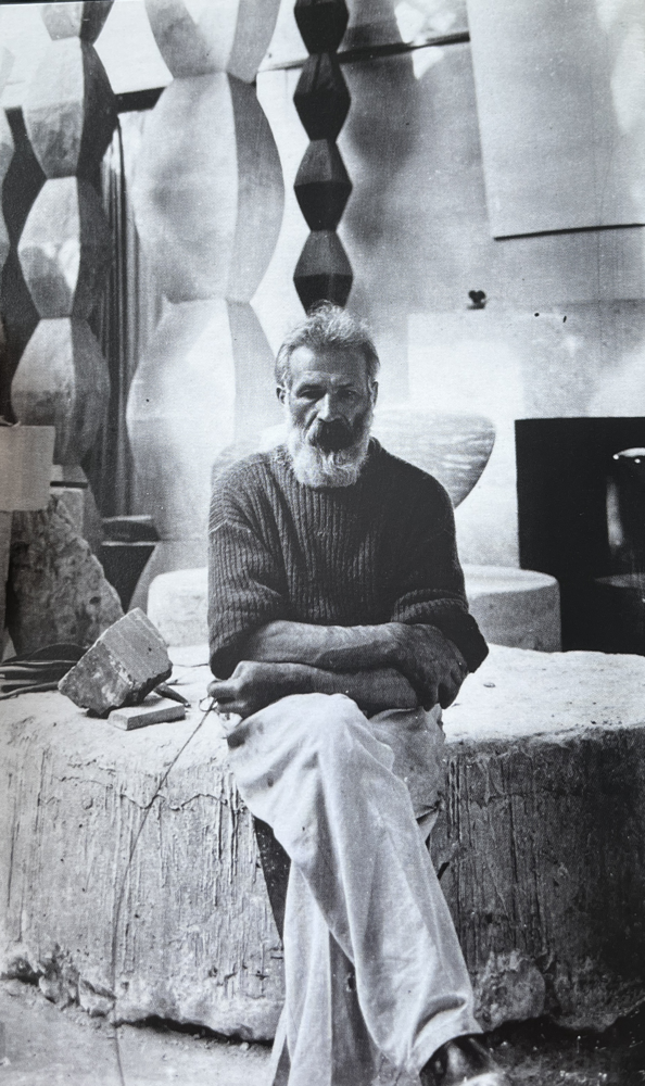 Autoportret u atelijeru s Beskrajnim stupom 1934.