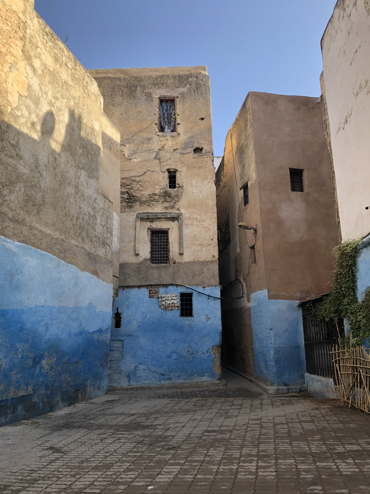 FEZ MAROKO   Jedan_od_sporednih_ulaza_u_medinu_Fez_el_Bali
