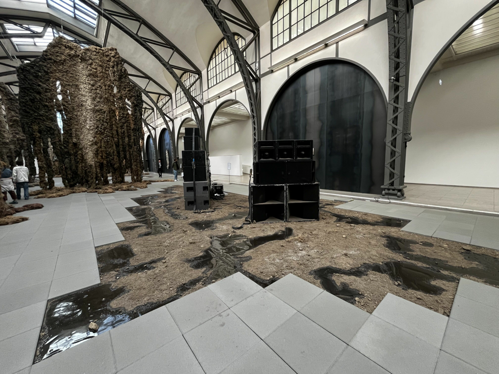 sandra berlin   ZAGRLJAJ - IZLOŽBA KLÁRE HOSNEDLOVE U HAMBURGER BAHNHOFU, NACIONALNOJ GALERIJI SUVREMENE UMJETNOSTI U BERLINU