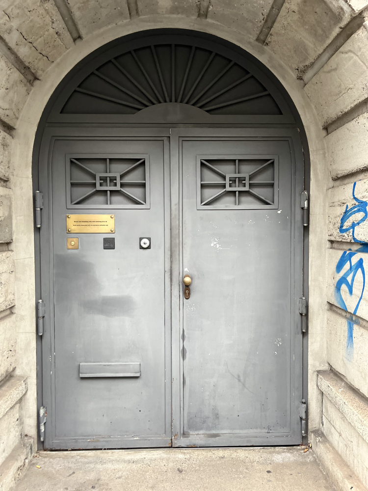 BOROS BUNKER U BERLINU - OD NACISTIČKOG SKLONIŠTA DO SUVREMENE UMJETNIČKE GALERIJE