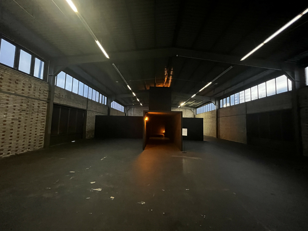 BERLIN, IZLOŽBA NEMA IZLAZA - SOBA KOJU NIJE BRIGA