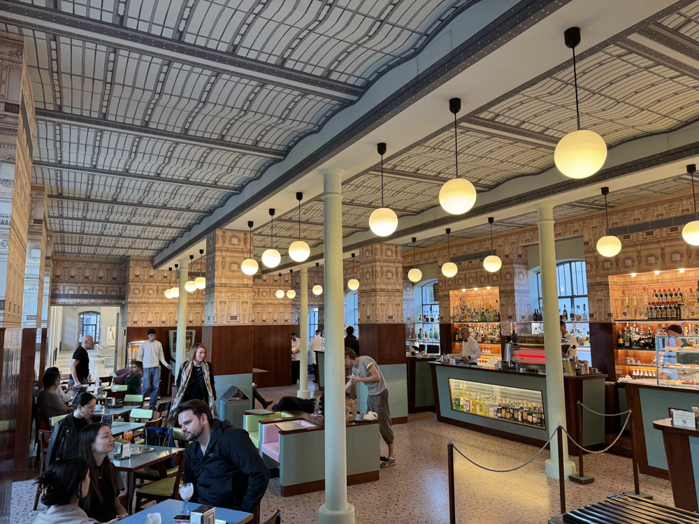 FONDAZIONE PRADA U MILANU