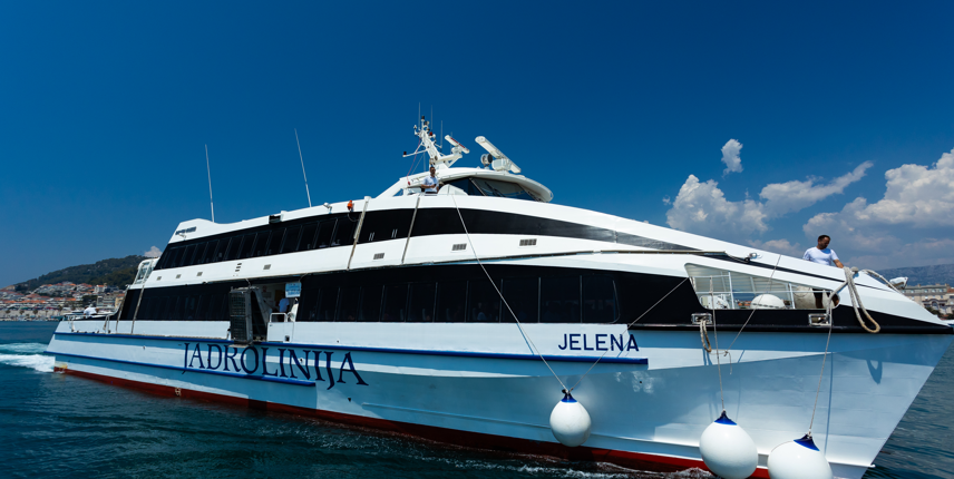  Katamaran Jelena