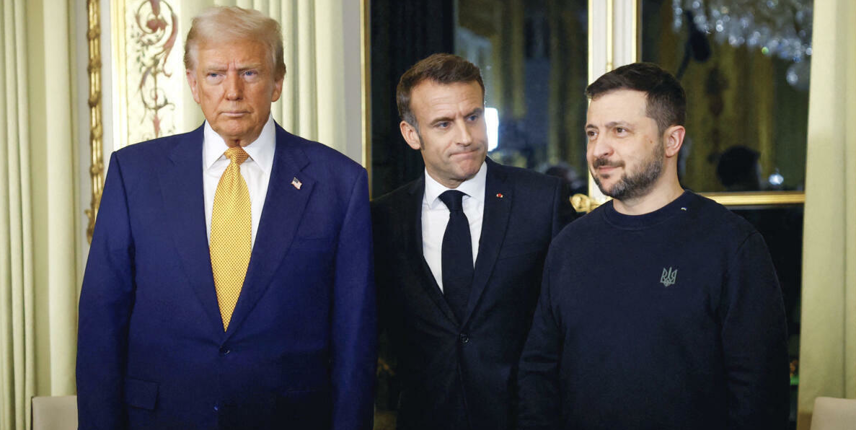 Donald Trump, Emmanuel Macron i Volodimir Zelenski na otvaranju obnovljene katedrale Notre-Dame u Parizu (foto: Sarah Meyssonnier/REUTERS)