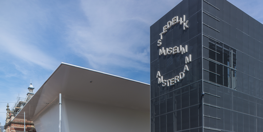 Novi dodatak Stedelijk muzeja u obliku kade (Foto  JL MARSHALL)