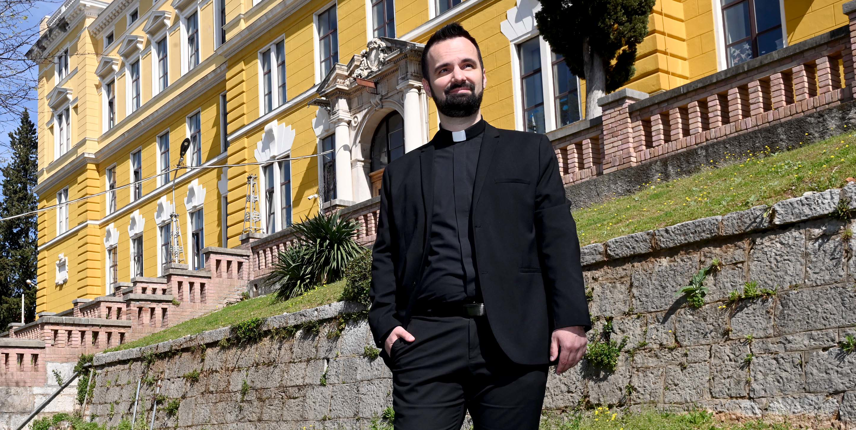 Laurent Kružić, duhovnik u Katoličkoj osnovnoj školi Josip Pavlišić (foto: Marko Gracin)